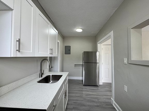 5th image of 1856 Lincoln St APT 7