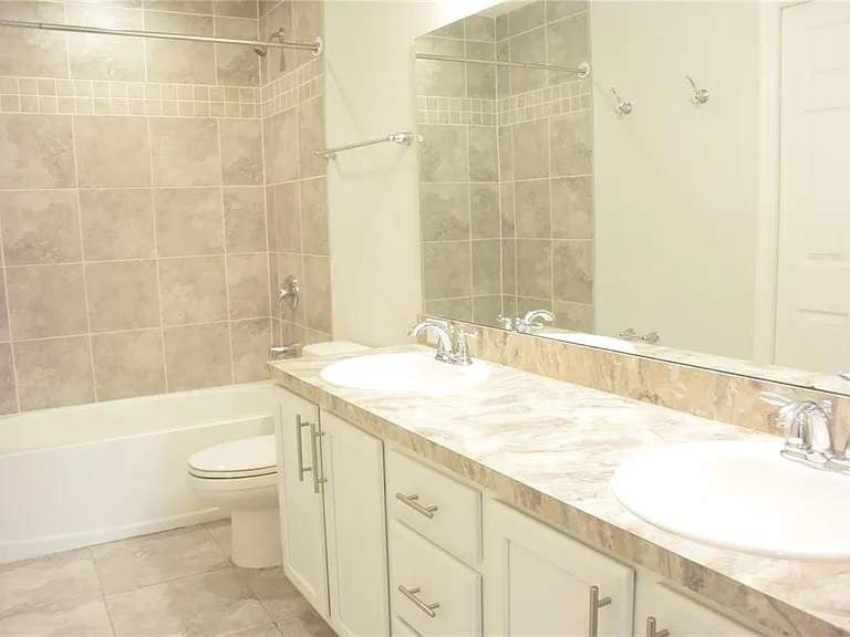 1213 Grantham Dr — Photo 19