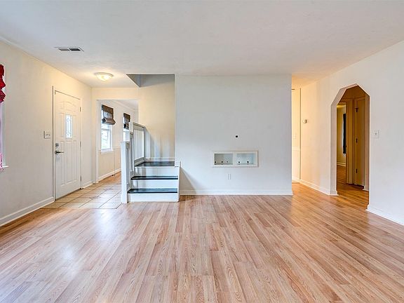 4th image of 5405 Apple Blossom Ln