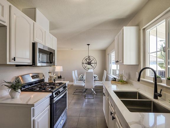 5th image of 3352 Mount Wilson Dr