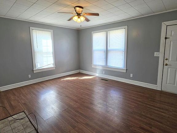 3rd image of 909 Chickasaw Rd