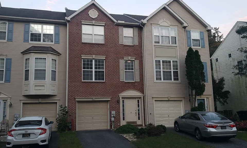 13 Brittany Ln
