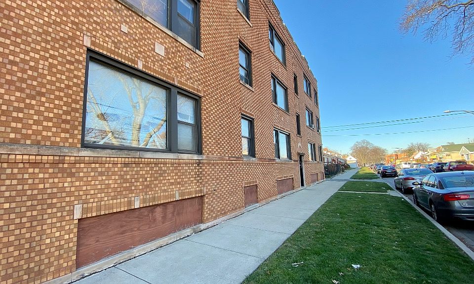 1st image of 7152 S Claremont Ave #2