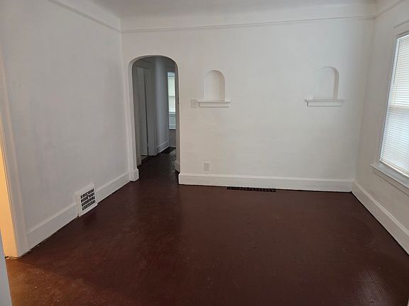 4th image of 4281 Duane St #1
