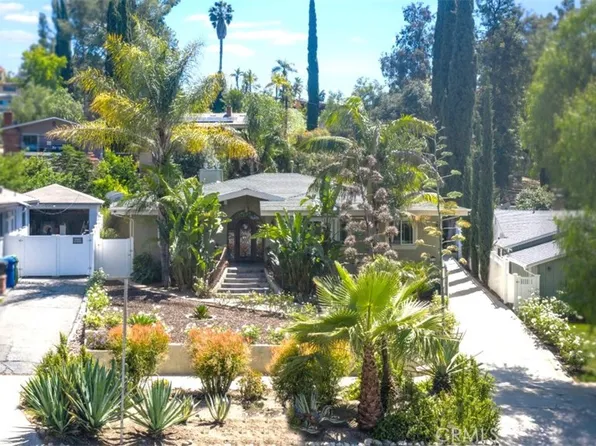 21720 Dumetz Rd, Woodland Hills, CA 91364
