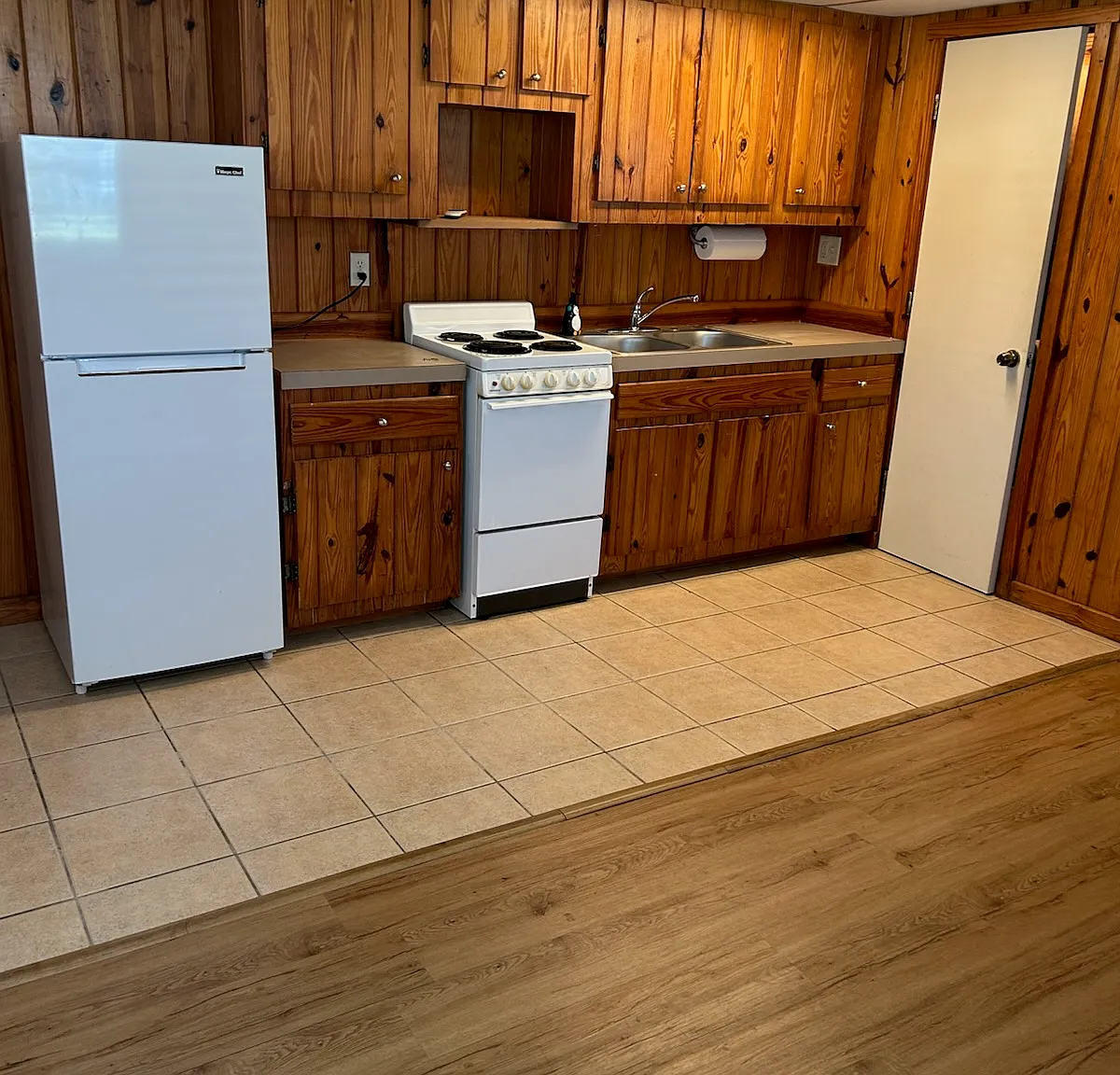 Studio, 1.0 bath, $850 — Photo 3