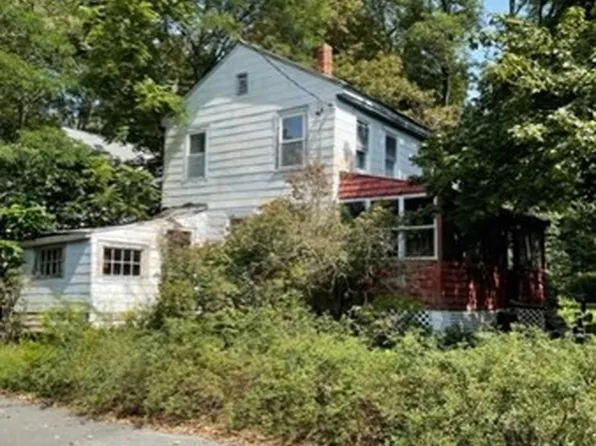 12 Mount Auburn St, Hopkinton, MA 01748