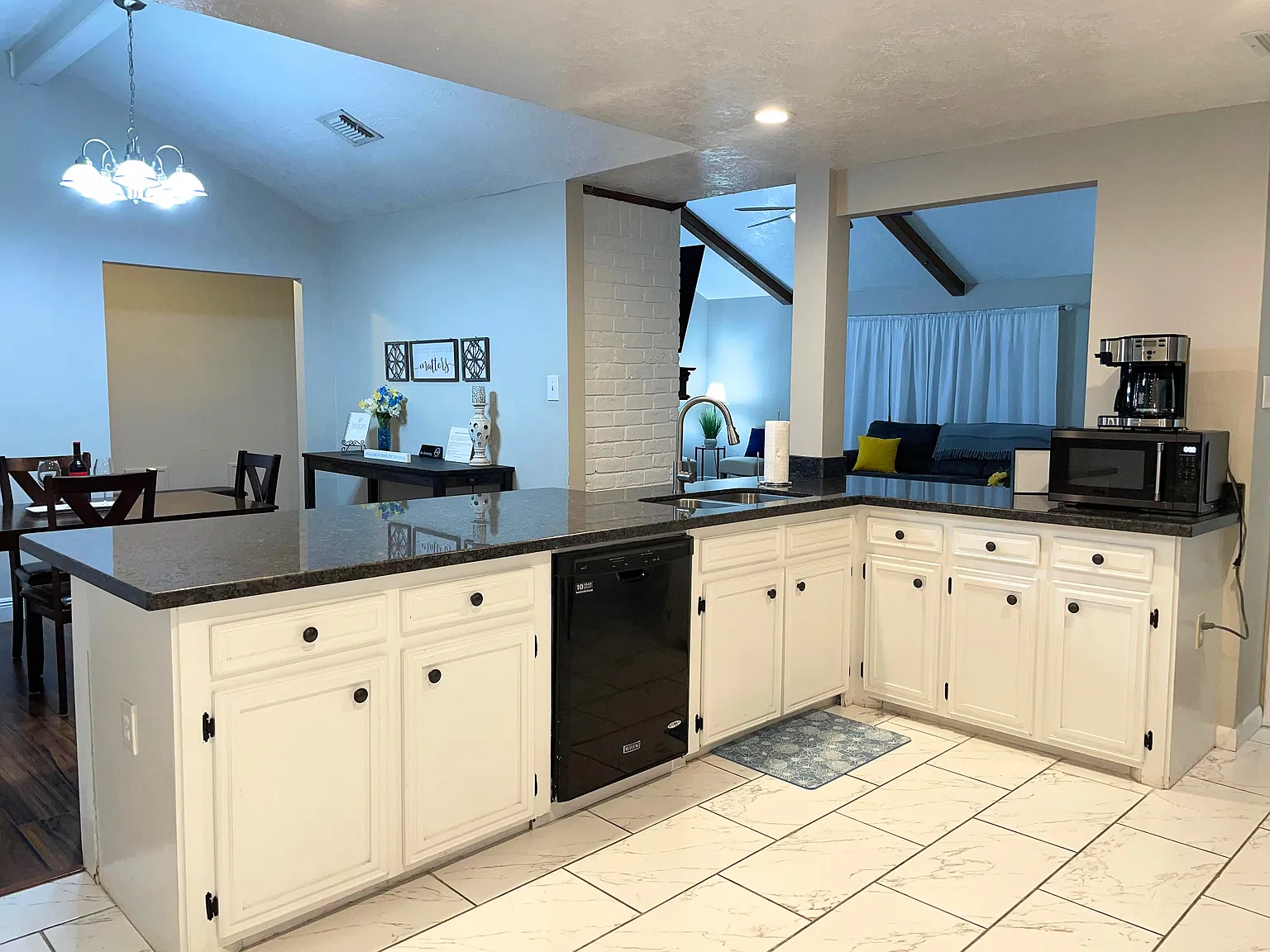 4 bed, 1920 sqft, $3,300 — Photo 3