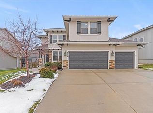 6038 Redbud St, Shawnee, KS 66218