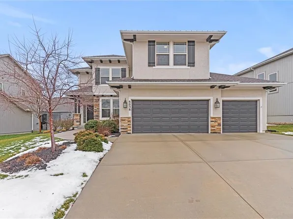 6038 Redbud St, Shawnee, KS 66218