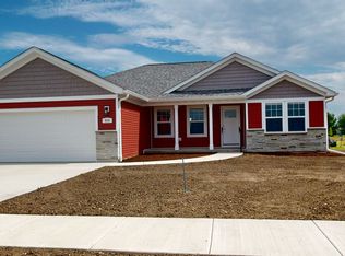 614 34th St, Peru, IL 61354