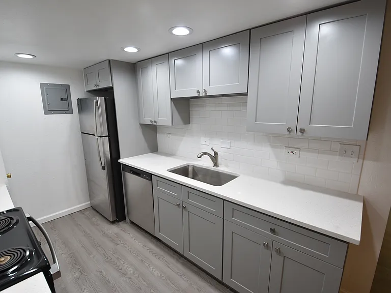 4440 Laguna Pl - Meadows Apartments — Photo 40