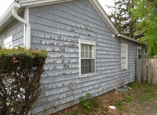 3rd image of 333 E Crain Ave