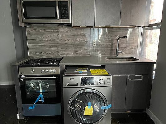 1st image of 318 E 106th St APT 6