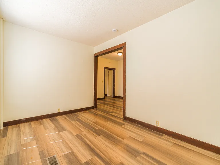 319 E Washington St — Photo 24
