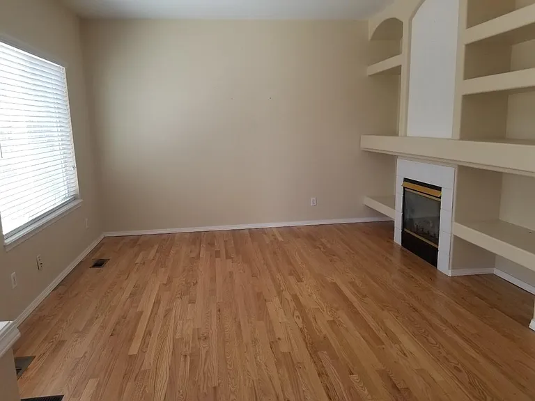 10730 Jordan Ct — Photo 6