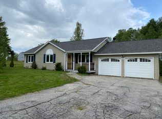131 Meadow Ln, Farmington, ME 04938