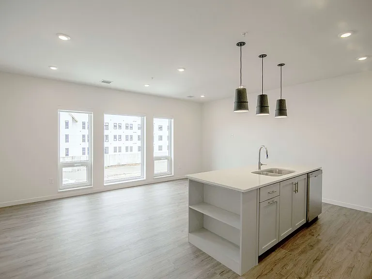 The Earl Apartments 1 Bed 1 Bath 777