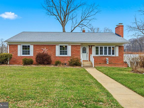 2nd image of 1034 Circle Dr