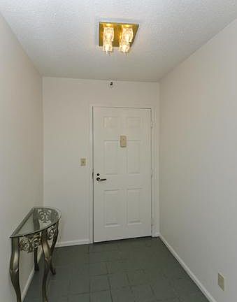 3rd image of 1600 N Oak St APT 206