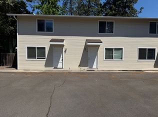 600 W 1st St #9, Phoenix, OR 97535