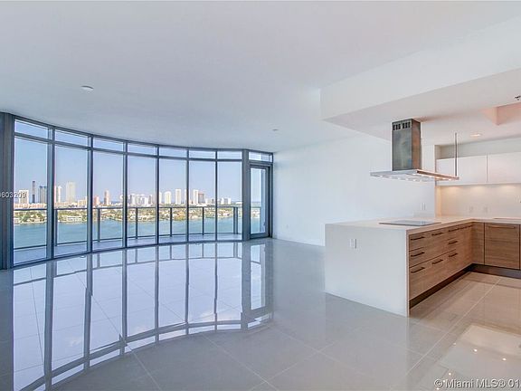 2nd image of 17111 Biscayne Blvd Unit 1711