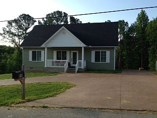 1st image of 916 Clay Ave