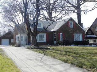 13425 Cliff Dr, Lakewood, OH 44107