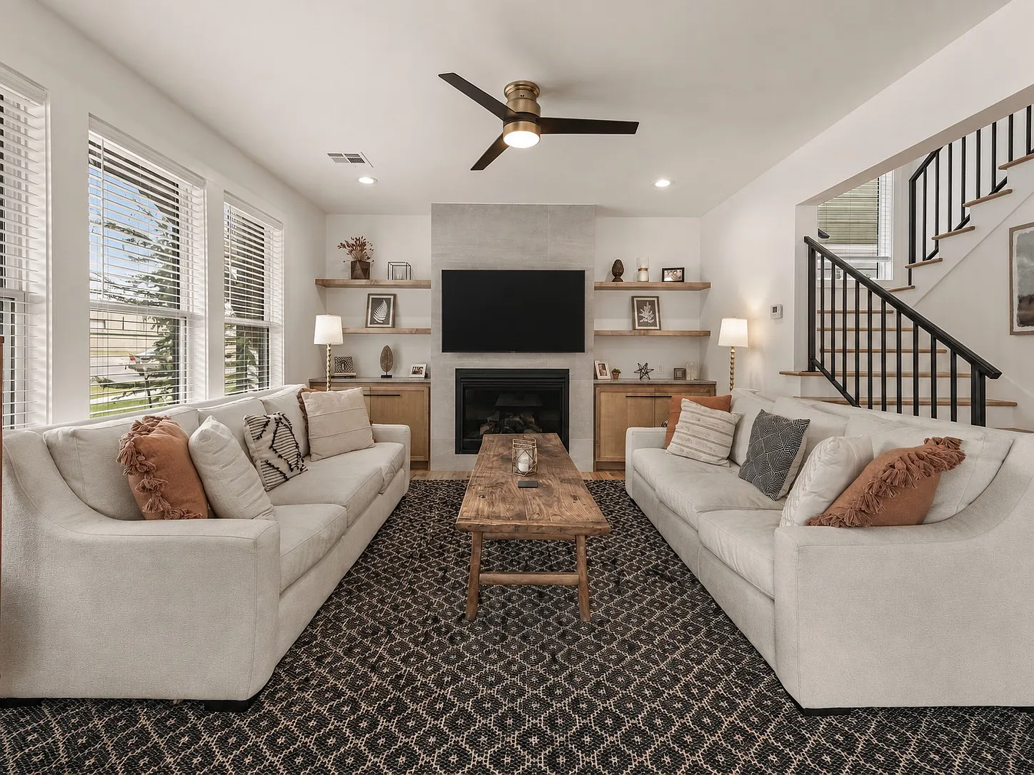 4 bed, 3.5 bath, 2326 sqft, $3,150 — Photo 4