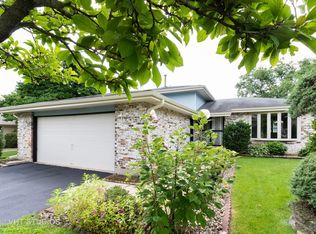 5555 143rd St, Midlothian, IL 60445