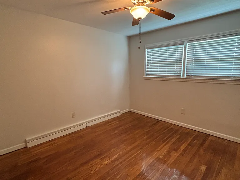 32200 Bainbridge Rd — Photo 5