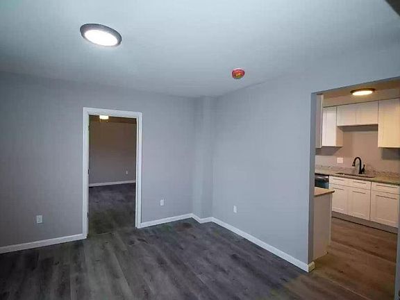 5th image of 5837 Victoria Ave