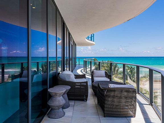3rd image of 19575 Collins Ave Unit 5