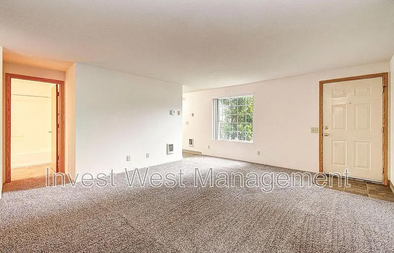 2 bed, 1.0 bath, 885 sqft, $1,495 — Photo 2