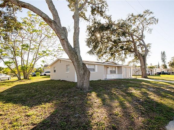3rd image of 12712 Capitol Dr