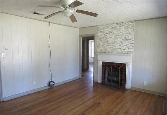 1911 Lionel St — Photo 5