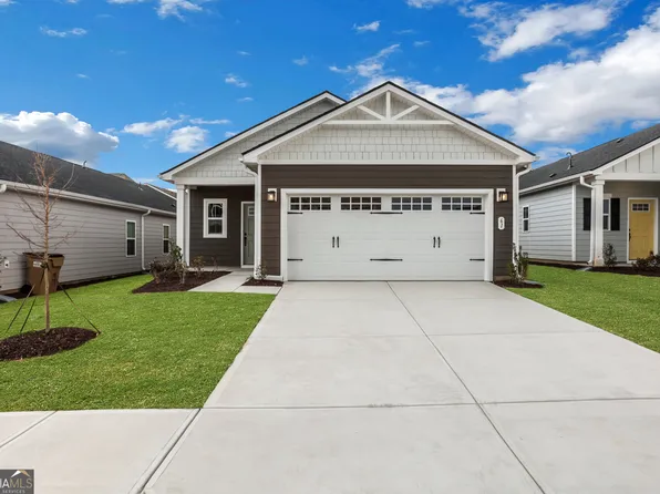 61 Storm Ln, Hoschton, GA 30548