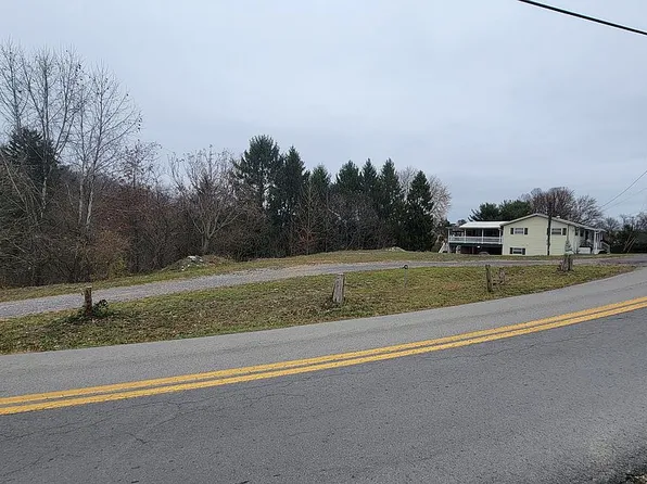 1326 Bakers Ridge Rd, Morgantown, WV 26505