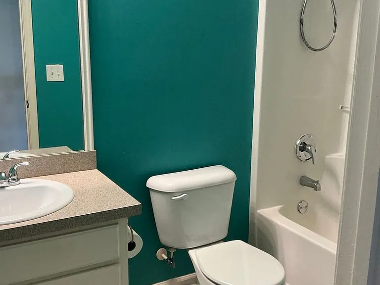 220 Jeremy Dr — Photo 17
