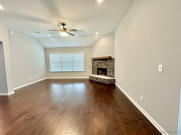 5th image of 9243 Crescent Lodge Cir