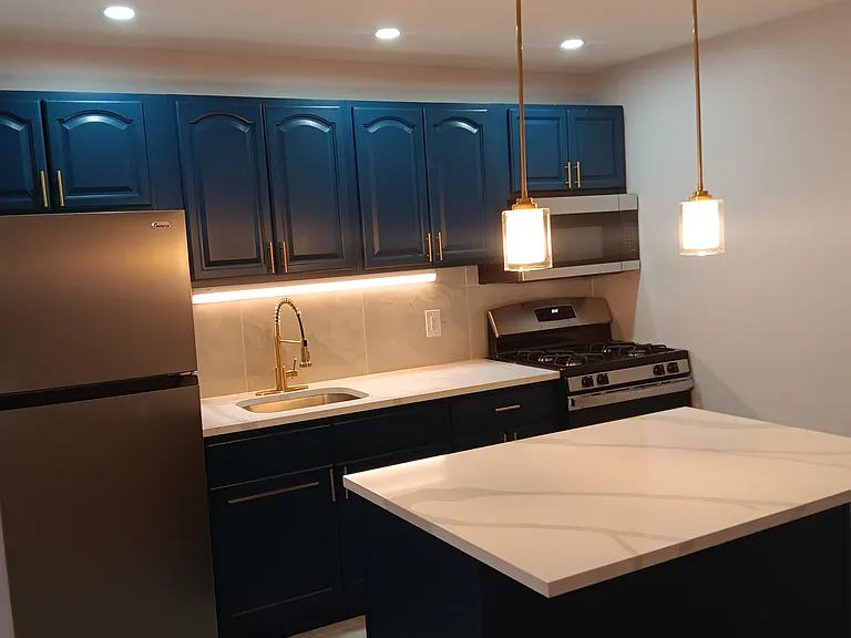 River Edge Apartments — Photo 11
