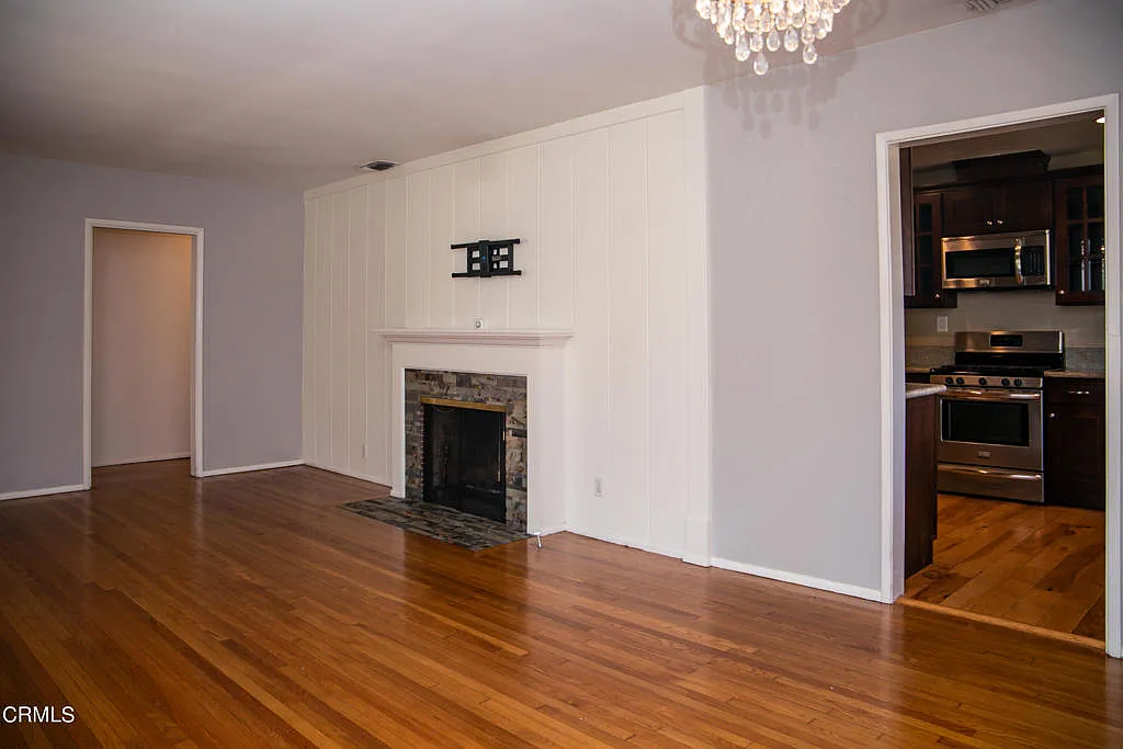 3 bed, 2.0 bath, 1621 sqft, $5,600 — Photo 4