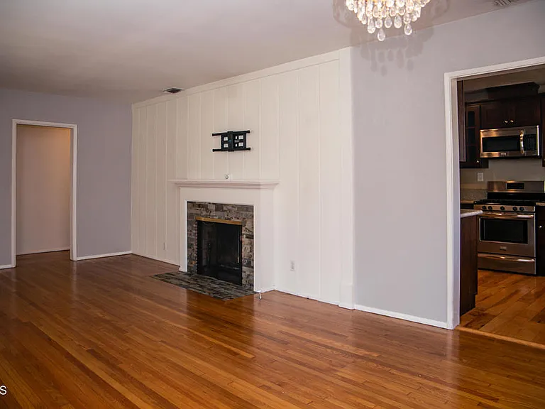 7601 Flight Ave — Photo 4