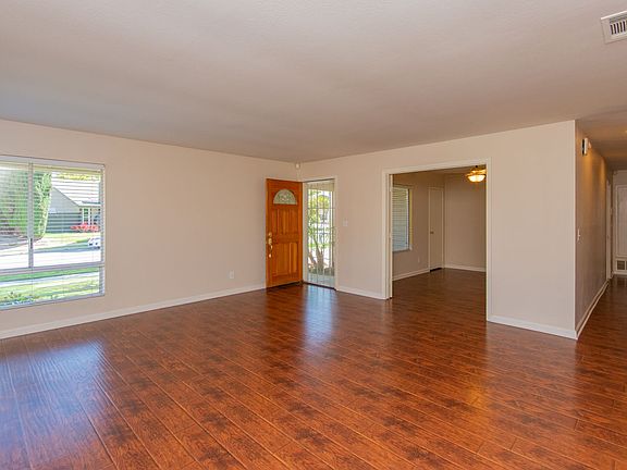3rd image of 4121 Bryan St