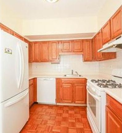 2nd image of 12 Prince St APT 11