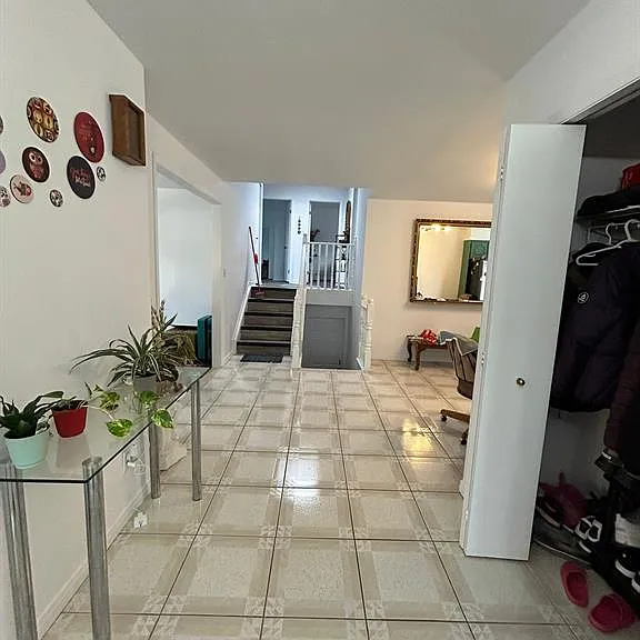 8351 Kingston Cres — Photo 6