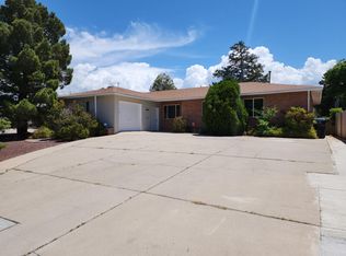 2716 Vermont St NE, Albuquerque, NM 87110
