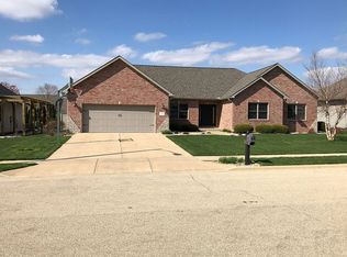 1249 Weatherspoon Dr, Morton, IL