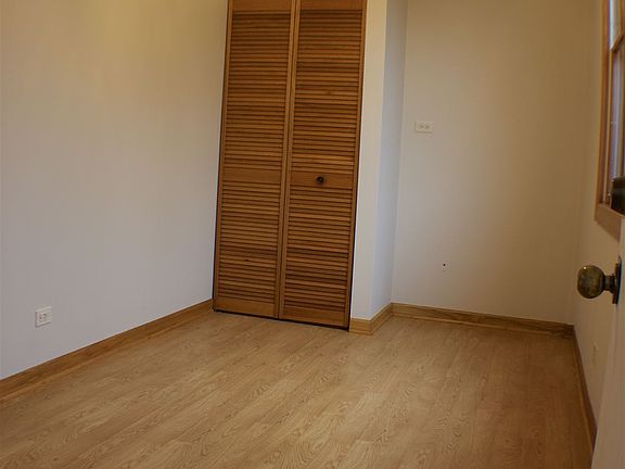 2nd image of 2518 W Hutchinson St #2