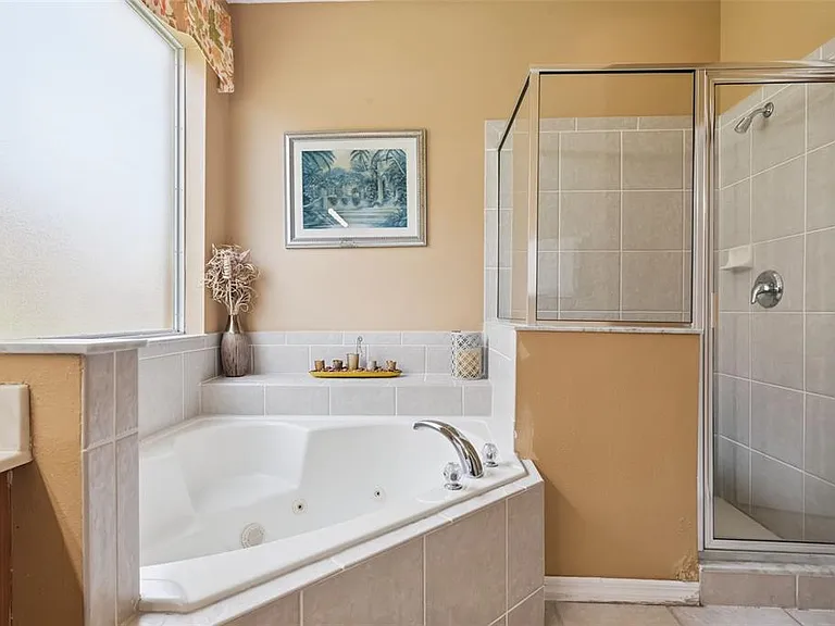 1162 Solana Cir — Photo 13